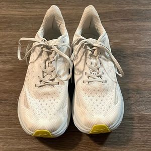 Women’s Clifton 9 Hokas